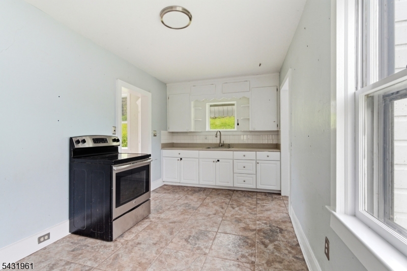 206 Race St Property Photo 9