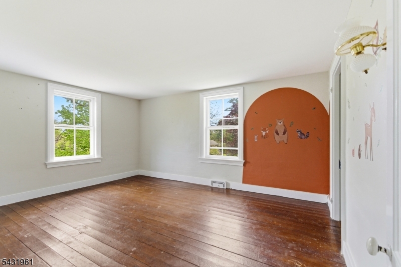 206 Race St Property Photo 12