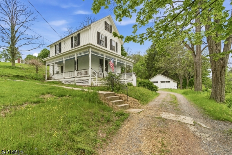206 Race St Property Photo 16