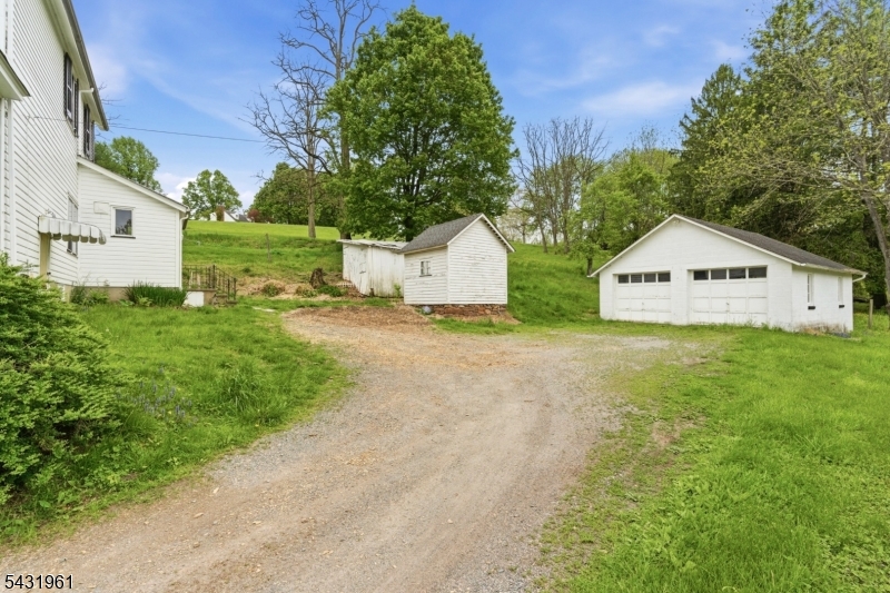 206 Race St Property Photo 17