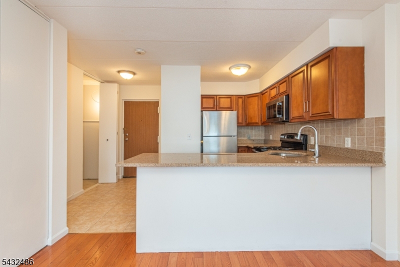 5 Linden St 3j Property Photo 12