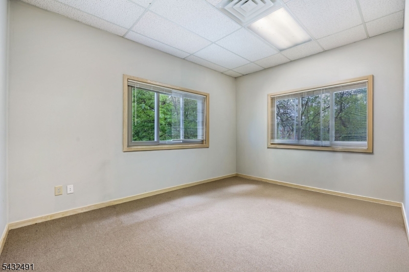 38 N Gaston Ave Property Photo 11