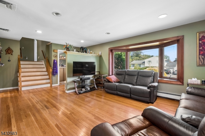 112 Pitt Rd Property Photo 5