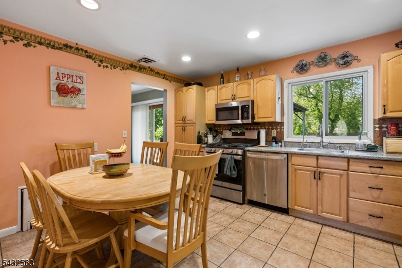 112 Pitt Rd Property Photo 8