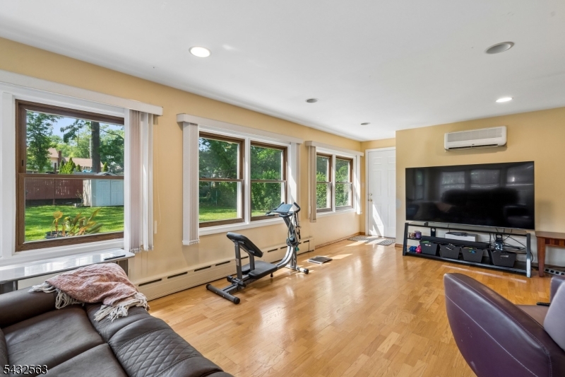 112 Pitt Rd Property Photo 10