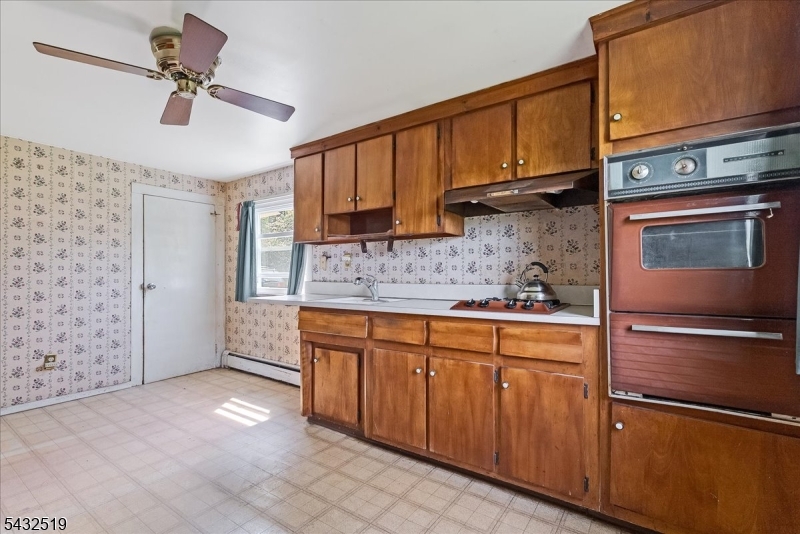 3225 Valley Rd Property Photo 8