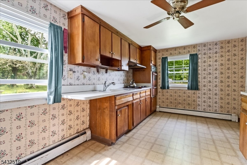 3225 Valley Rd Property Photo 11