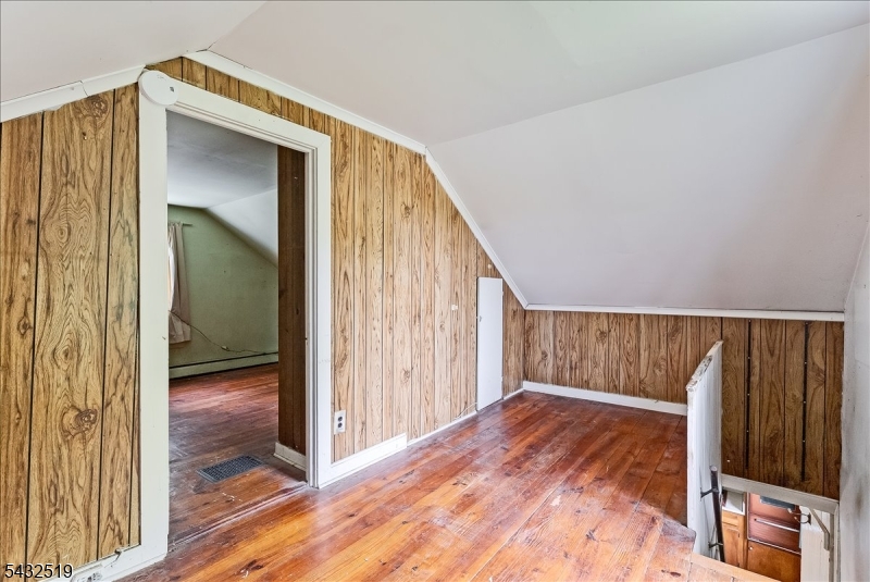 3225 Valley Rd Property Photo 13