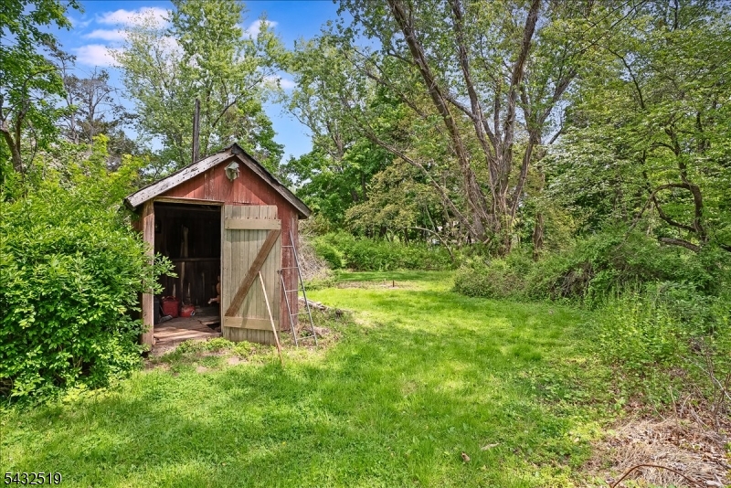 3225 Valley Rd Property Photo 20