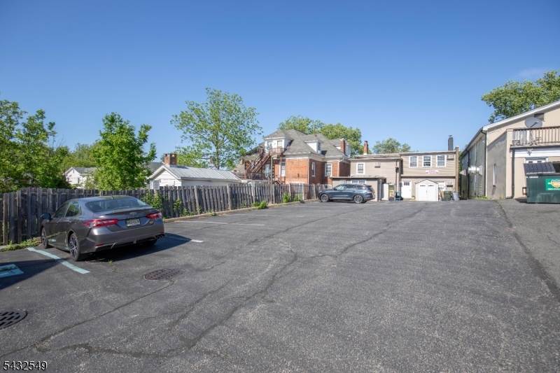 31 S Finley Ave Property Photo 15