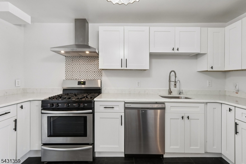 63 Garrison St Property Photo 1