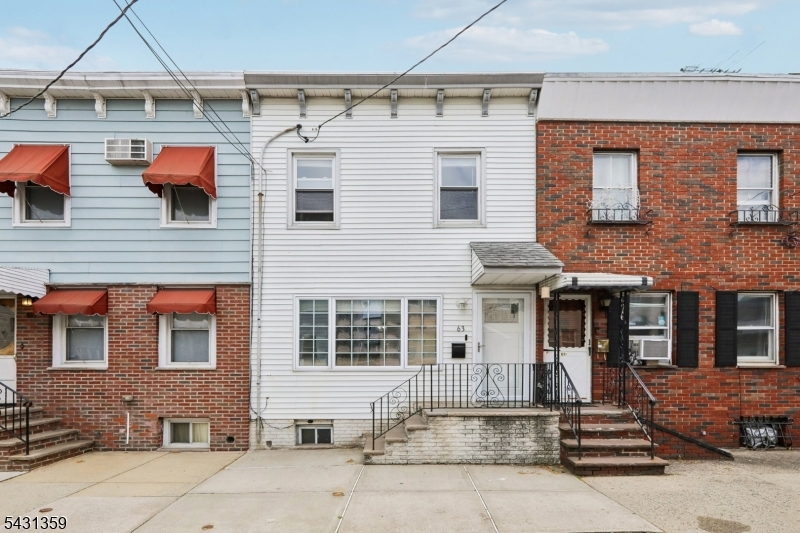 63 Garrison St Property Photo 11