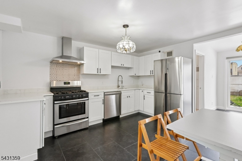 63 Garrison St Property Photo 16