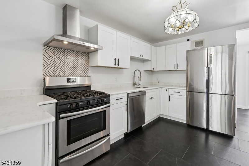 63 Garrison St Property Photo 17