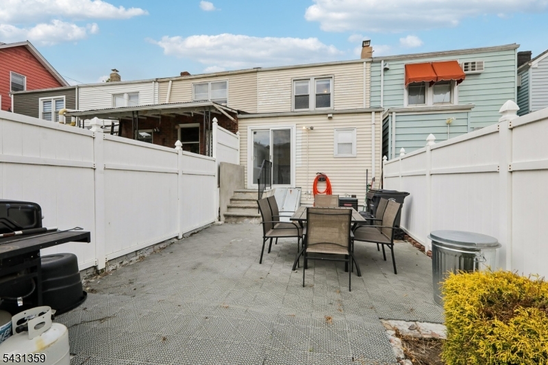 63 Garrison St Property Photo 37