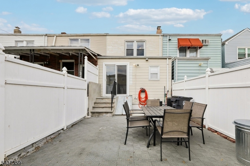 63 Garrison St Property Photo 38