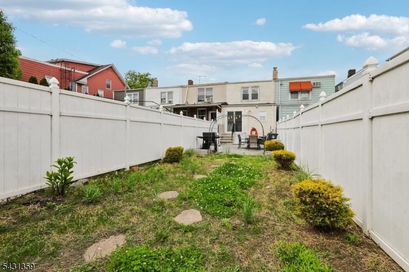 63 Garrison St Property Photo 40