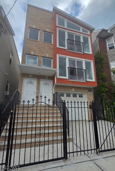 465 Hawthorne Ave 1 Property Photo 1