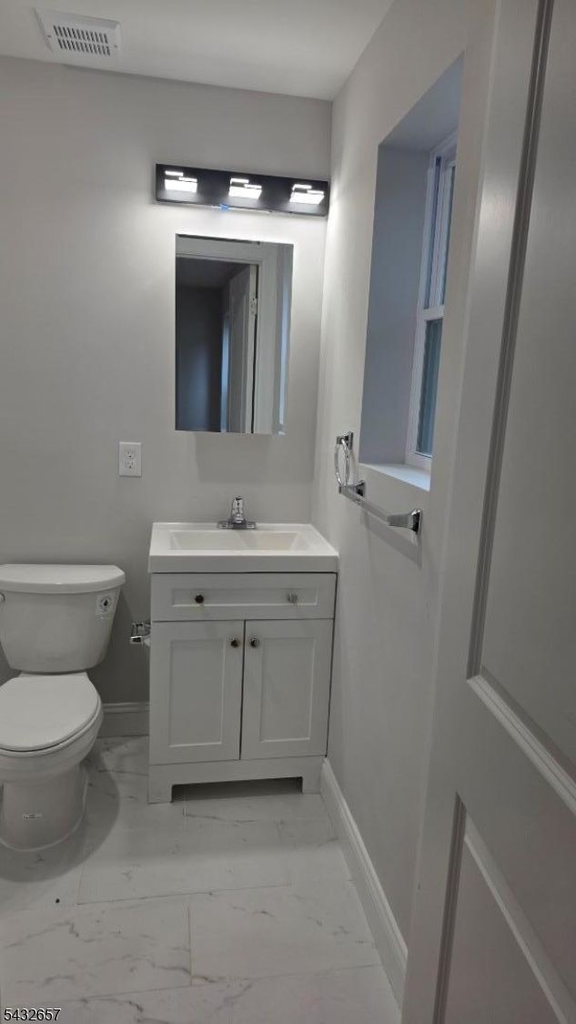 465 Hawthorne Ave 1 Property Photo 23