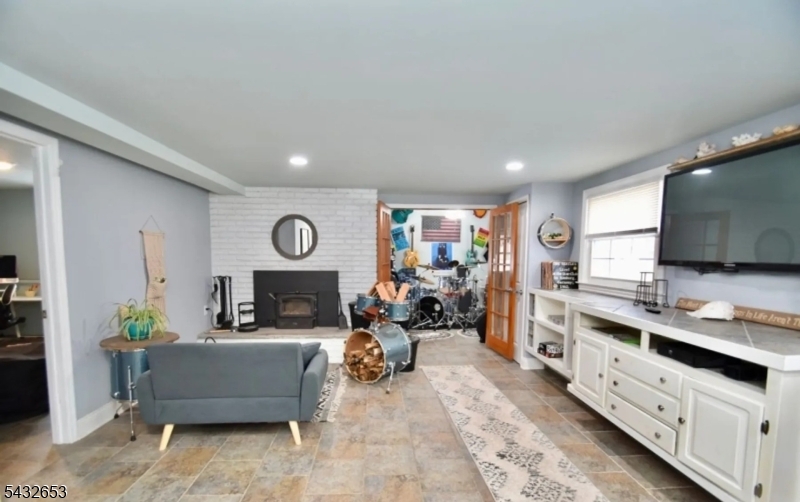 27 Grandview Ave Property Photo 14