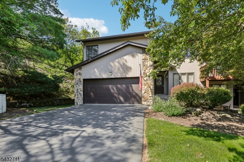 40 Woodland Drive Property Photo 1