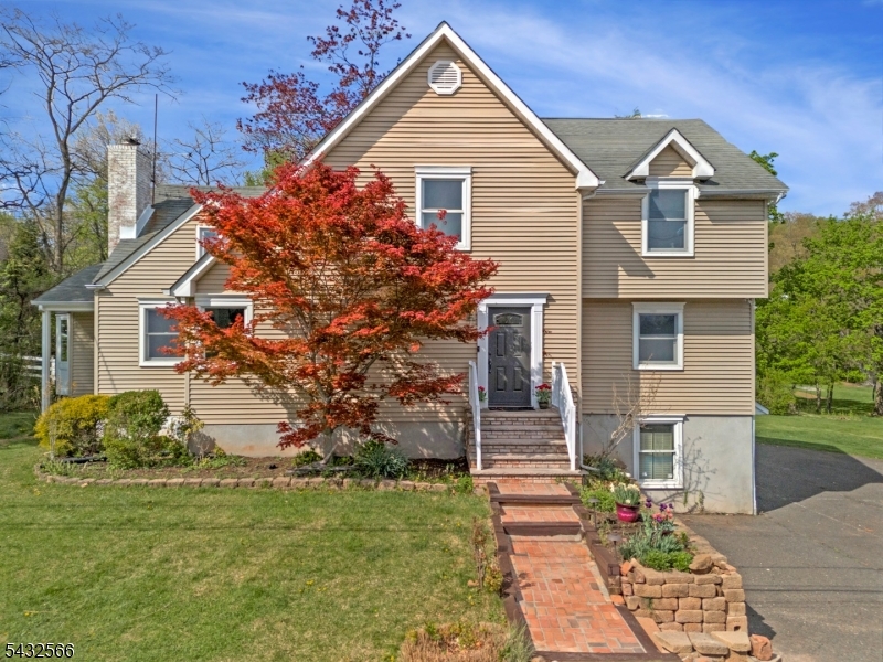 1939 Fieldstone Rd Property Photo 1