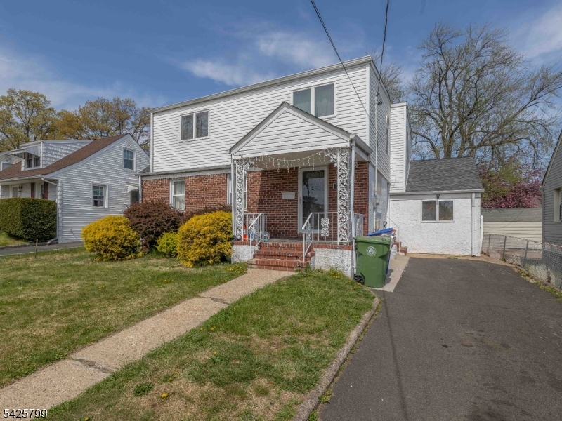 706 Keep St Property Photo 2