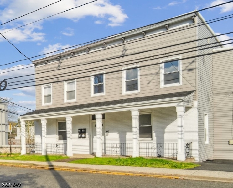 143 Valley Rd Unit 1r 1r Property Photo 2
