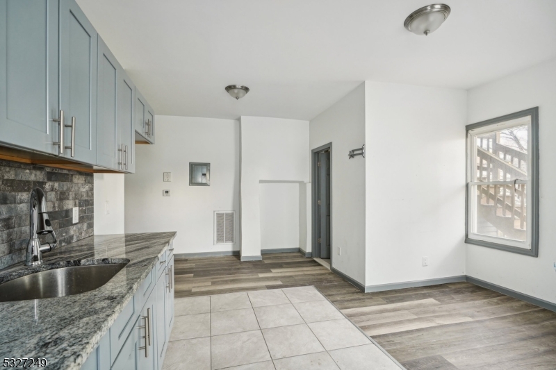 143 Valley Rd Unit 1r 1r Property Photo 3