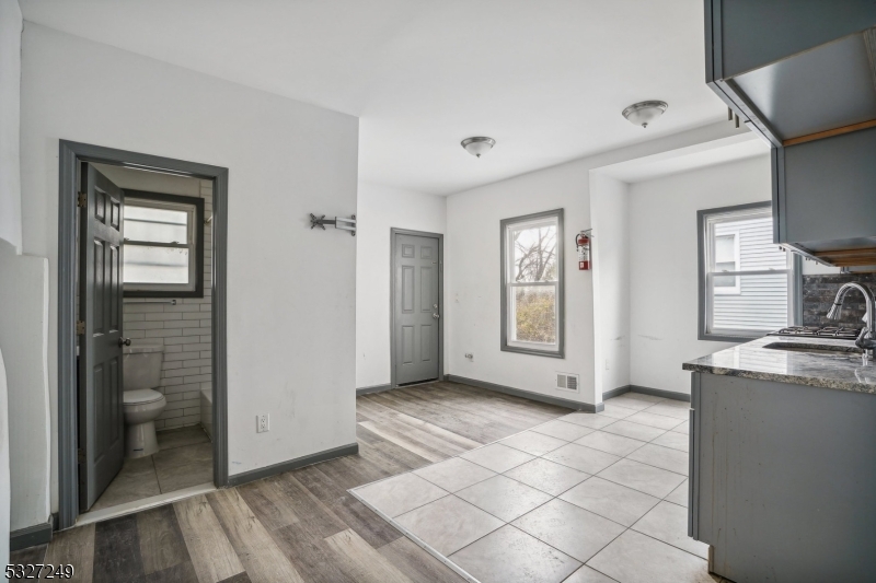 143 Valley Rd Unit 1r 1r Property Photo 4