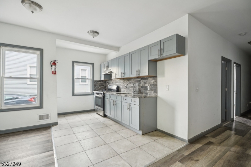 143 Valley Rd Unit 1r 1r Property Photo 6