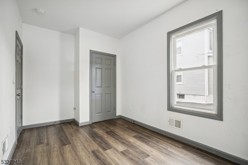 143 Valley Rd Unit 1r 1r Property Photo 10