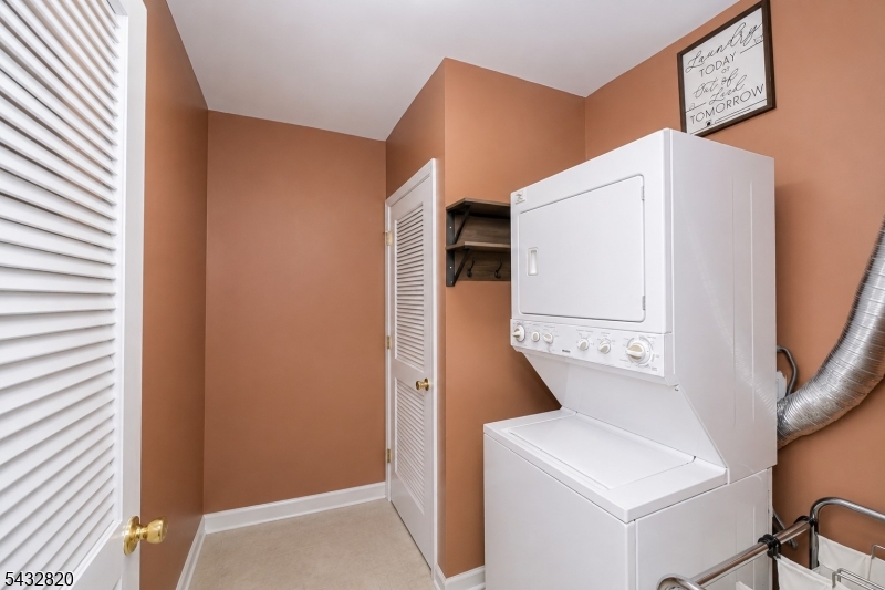 368 Rector St 414 Property Photo 17