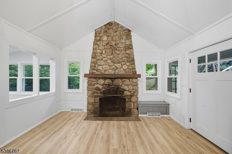 330 Springbrook Trl Property Photo 2