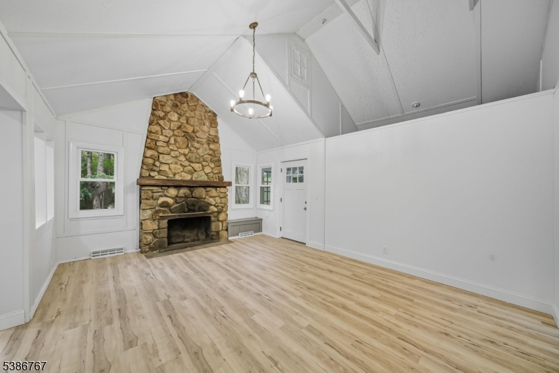 330 Springbrook Trl Property Photo 3