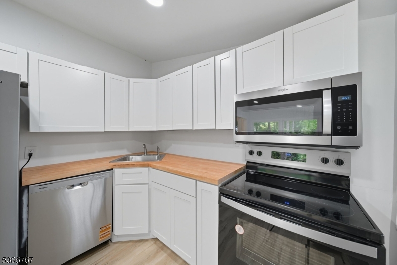 330 Springbrook Trl Property Photo 7