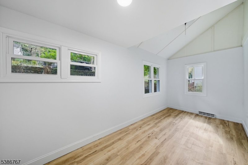 330 Springbrook Trl Property Photo 14
