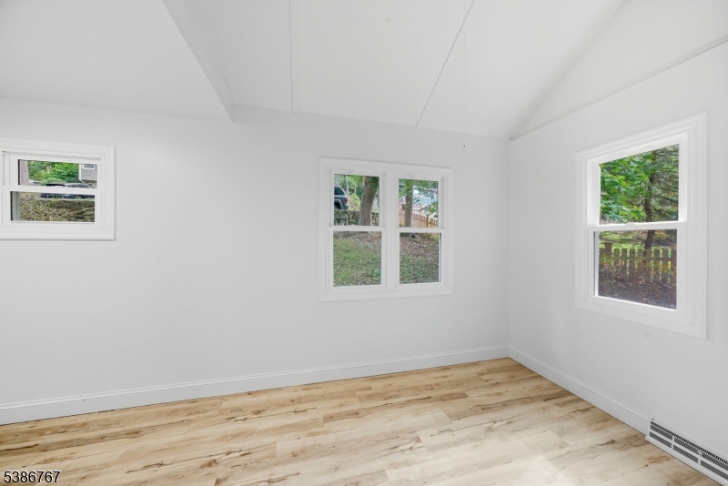 330 Springbrook Trl Property Photo 16