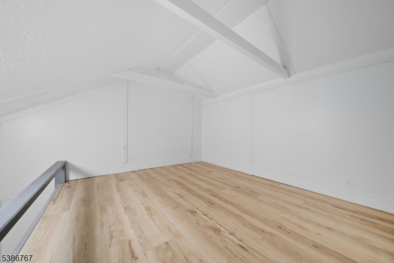 330 Springbrook Trl Property Photo 19