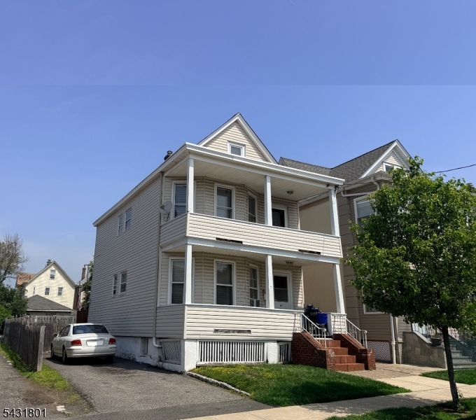 67 Grand St Property Photo 1