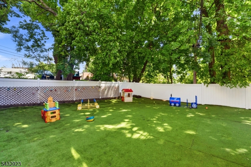 213 Glenridge Ave Property Photo 26