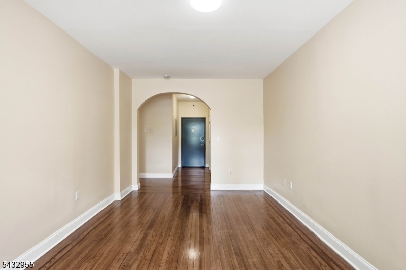 5 Pomona Ave 2c Property Photo 4