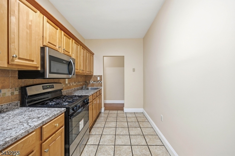 5 Pomona Ave 2c Property Photo 8