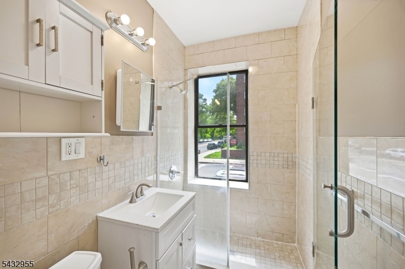 5 Pomona Ave 2c Property Photo 17