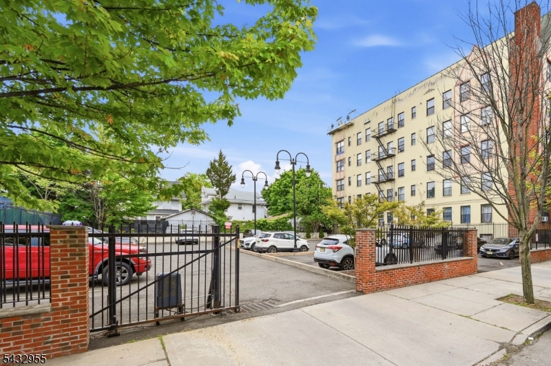 5 Pomona Ave 2c Property Photo 31