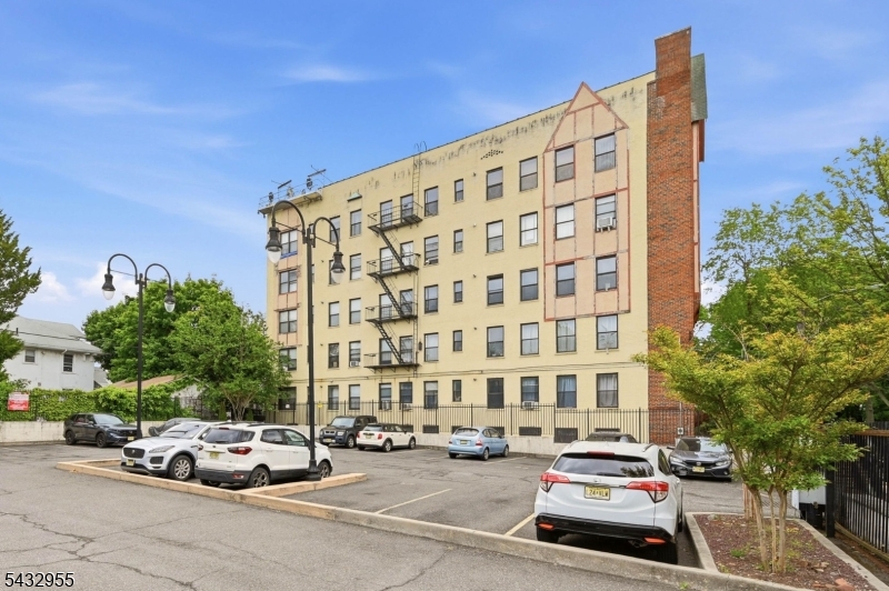 5 Pomona Ave 2c Property Photo 32