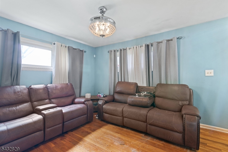 200 Bradford Ave Property Photo 11
