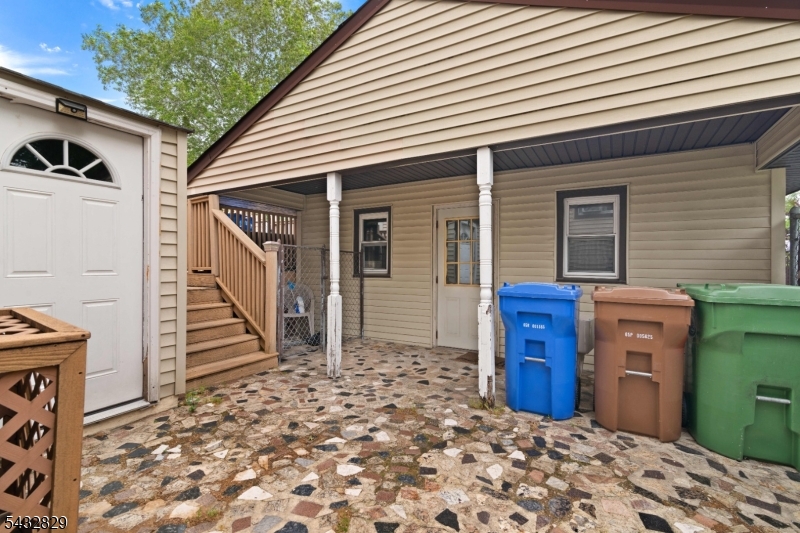 200 Bradford Ave Property Photo 26