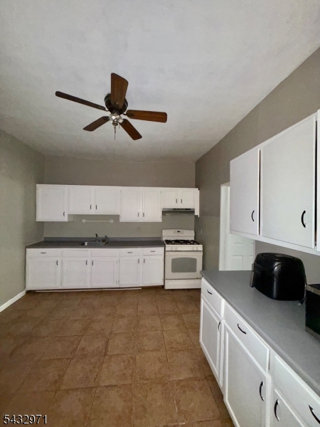 1084 Sanford Ave A Property Photo 4