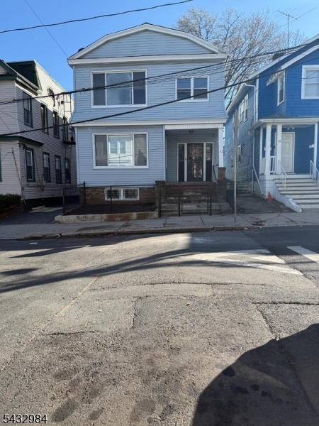 12 Patten Pl 2 Property Photo 1